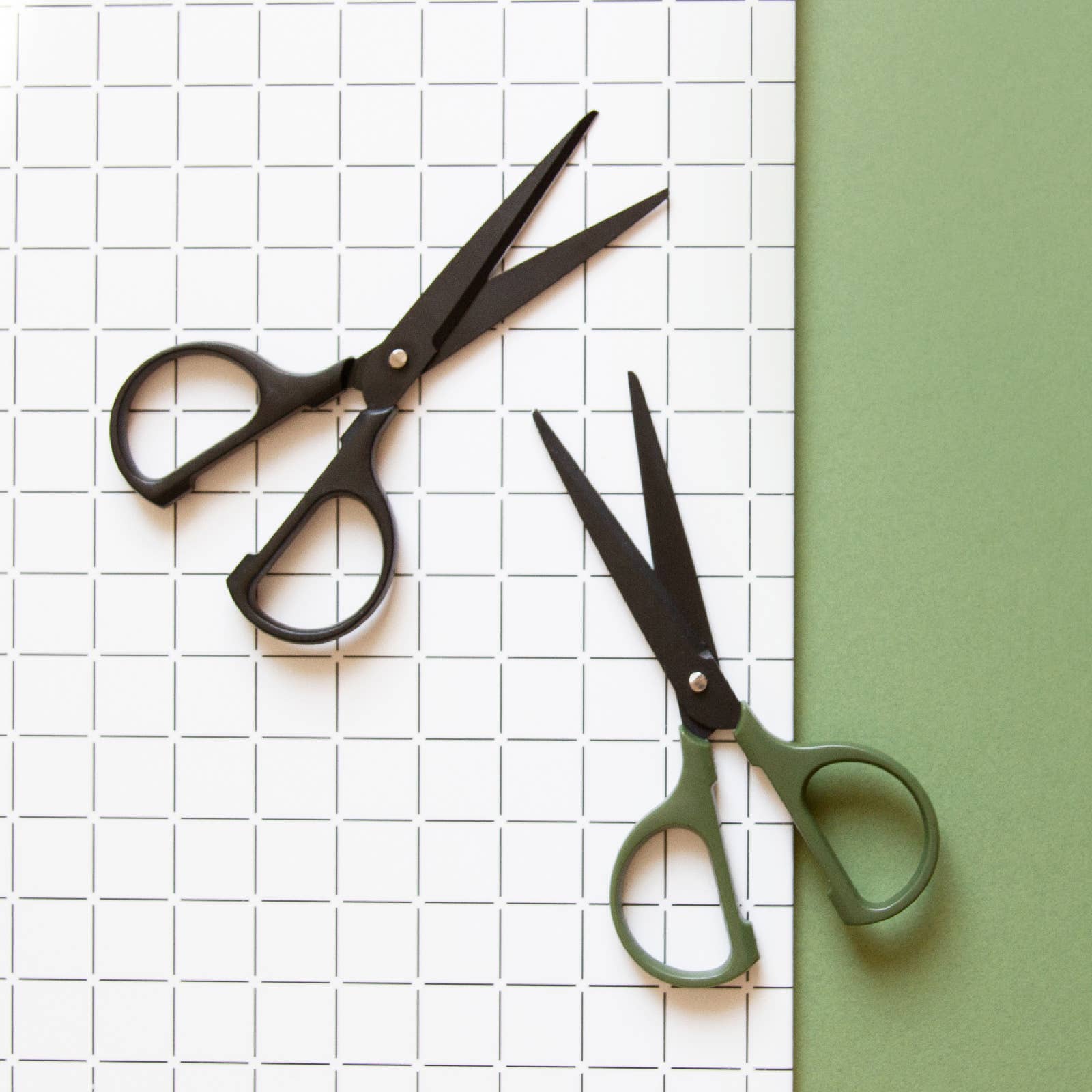PAPIER TIGRE SCISSORS // BLACK