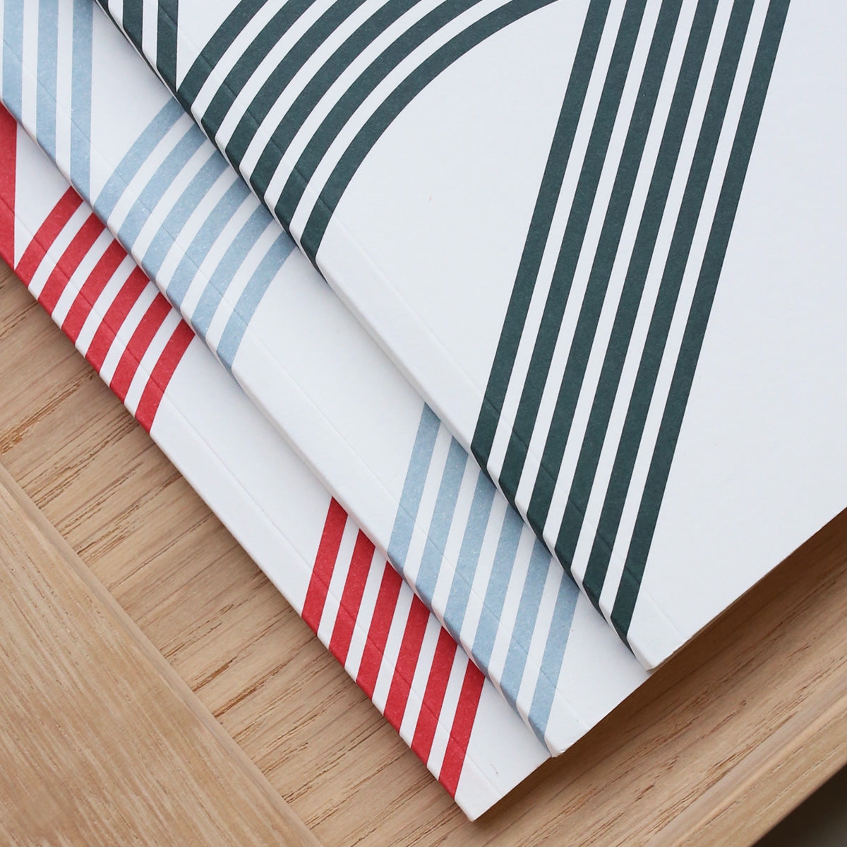 LINES NOTESHÆFTE A5 // MØRKEGRØN