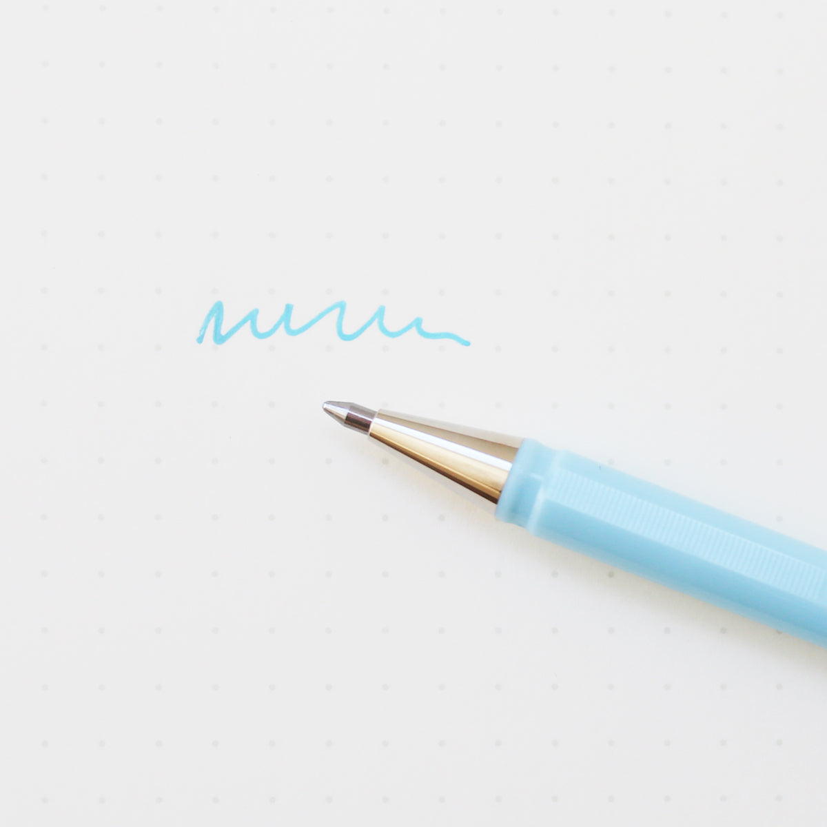 HYBRID MILKY GELPEN // PASTEL BLÅ