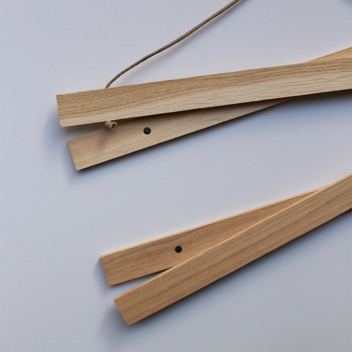 products/OakWoodMagnetFrame_31cm_02_9c017706-716e-4e09-b197-d9ce3fcc1dd8.jpg