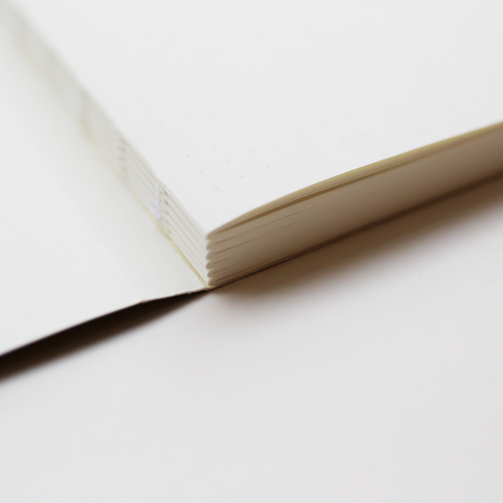 LOMMENOTESBOG // GRÅ