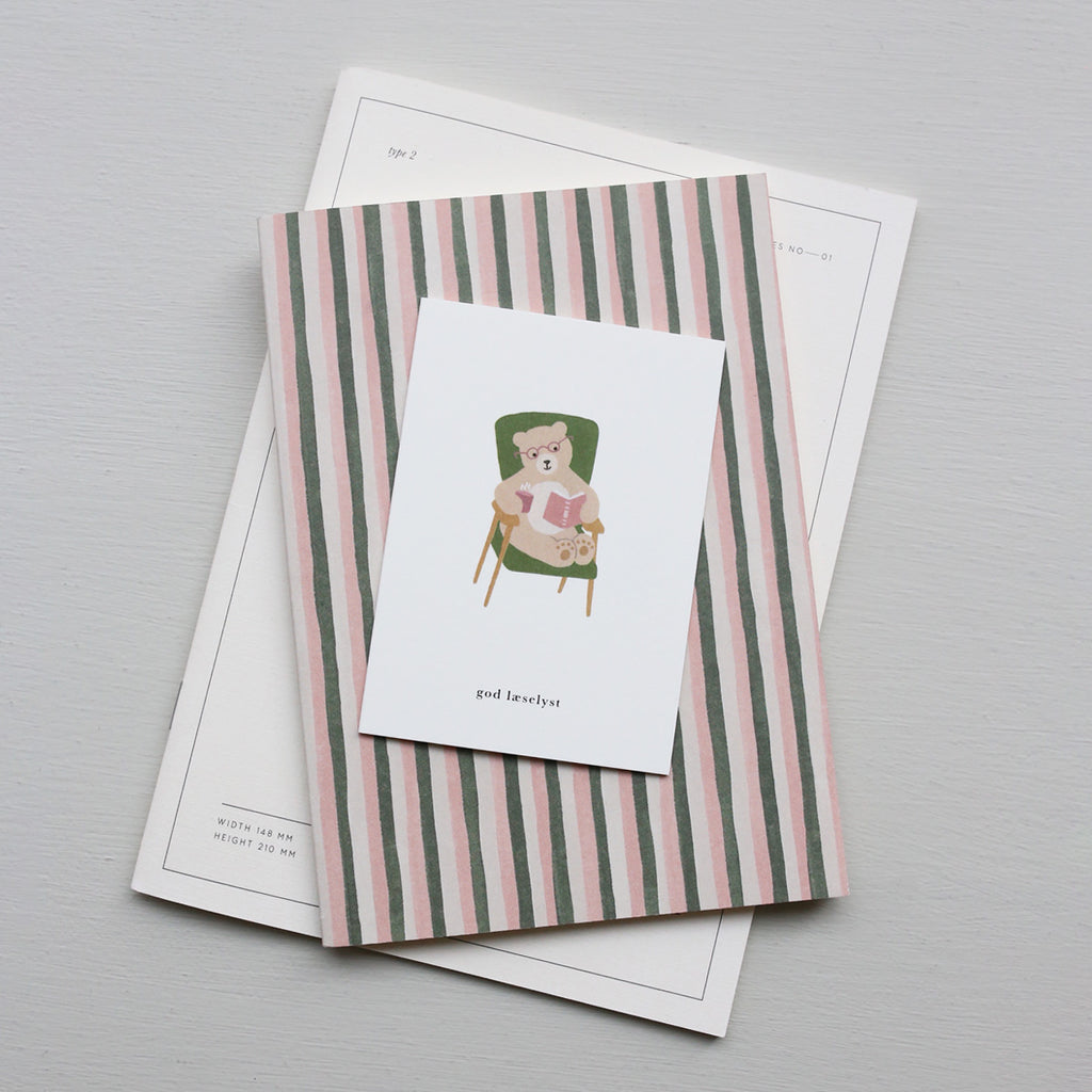 SMALL GREETING CARD // LÆSEBJØRN (DANISH)