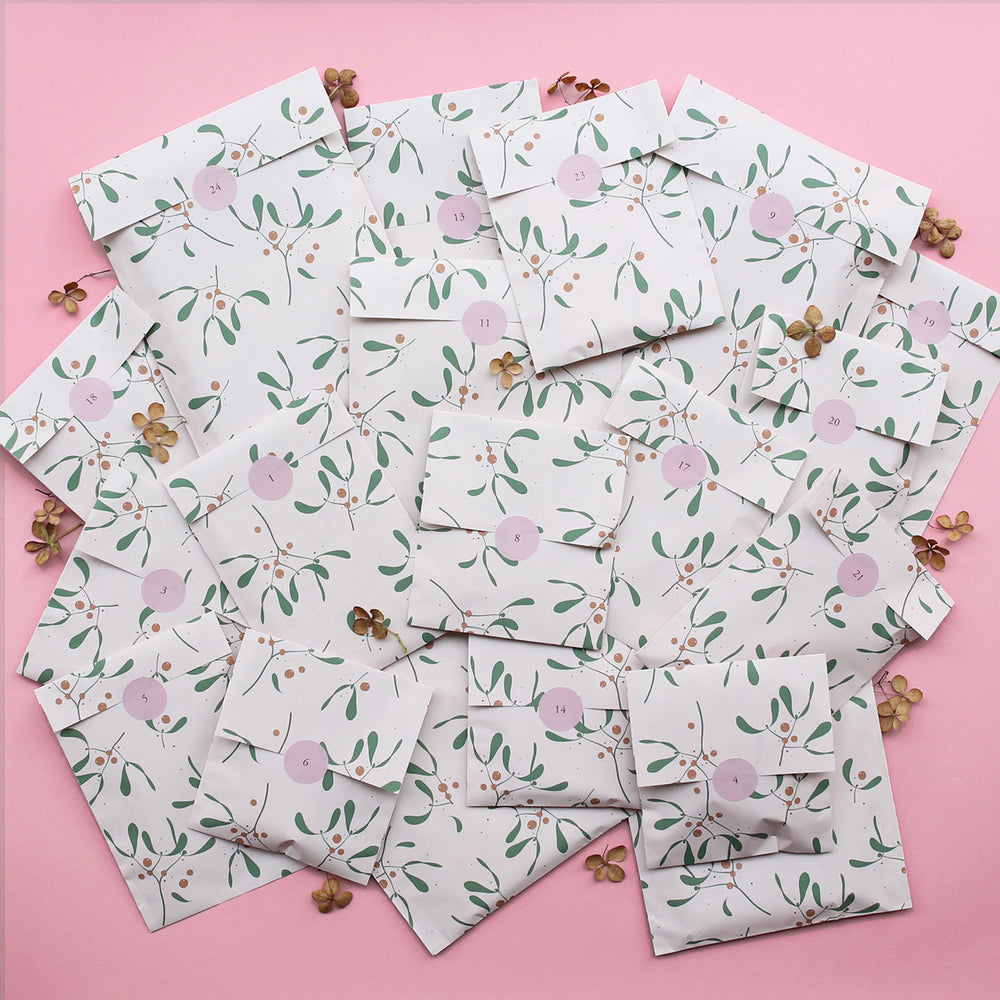 JULEKALENDER 2025 // 24 OVERRASKELSER