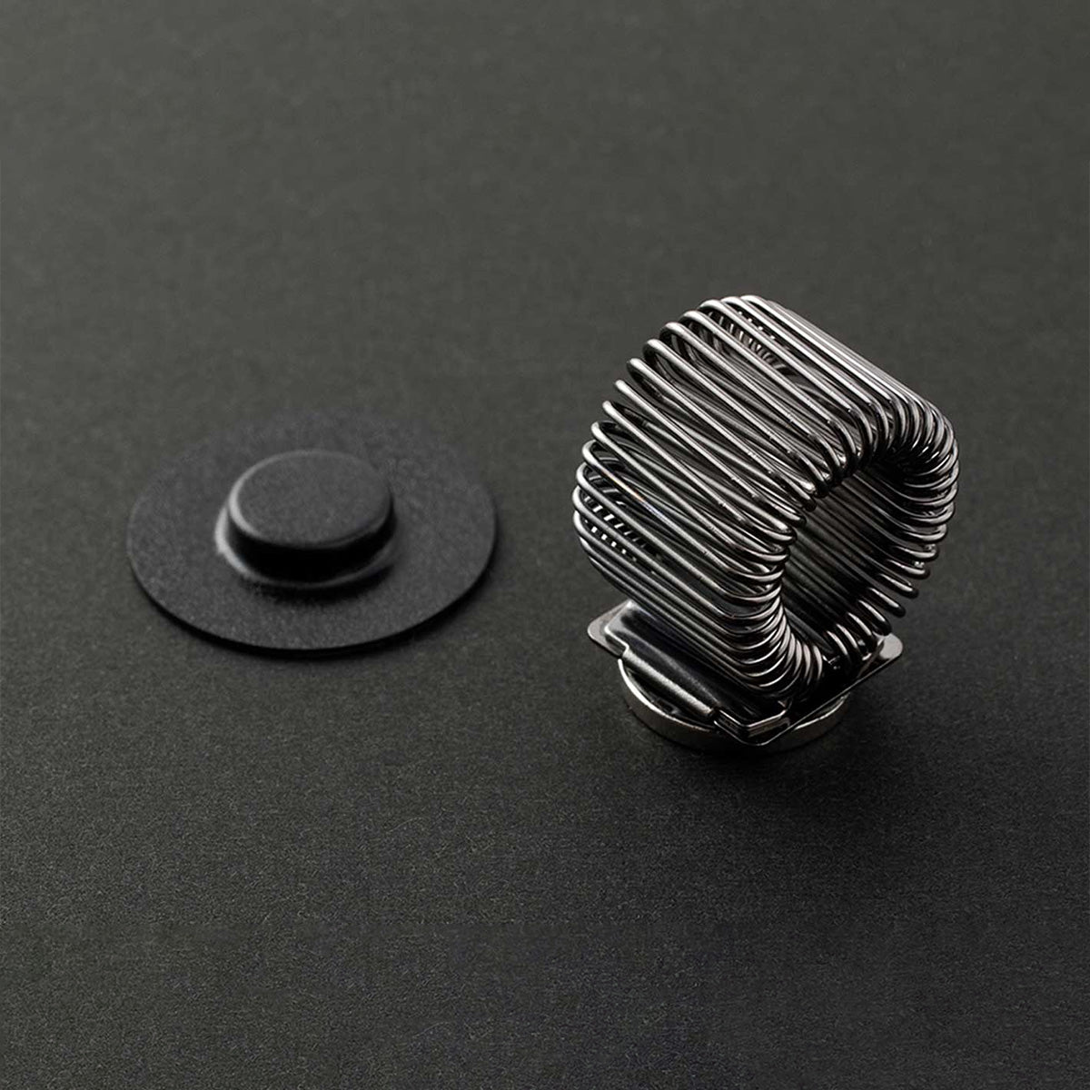 MAGNET PEN HOLDER // BLACK