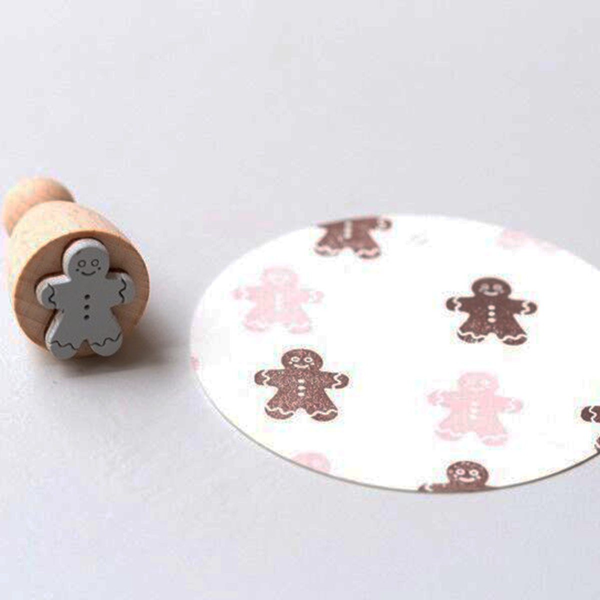 STEMPEL // HONNINGKAGEMAND