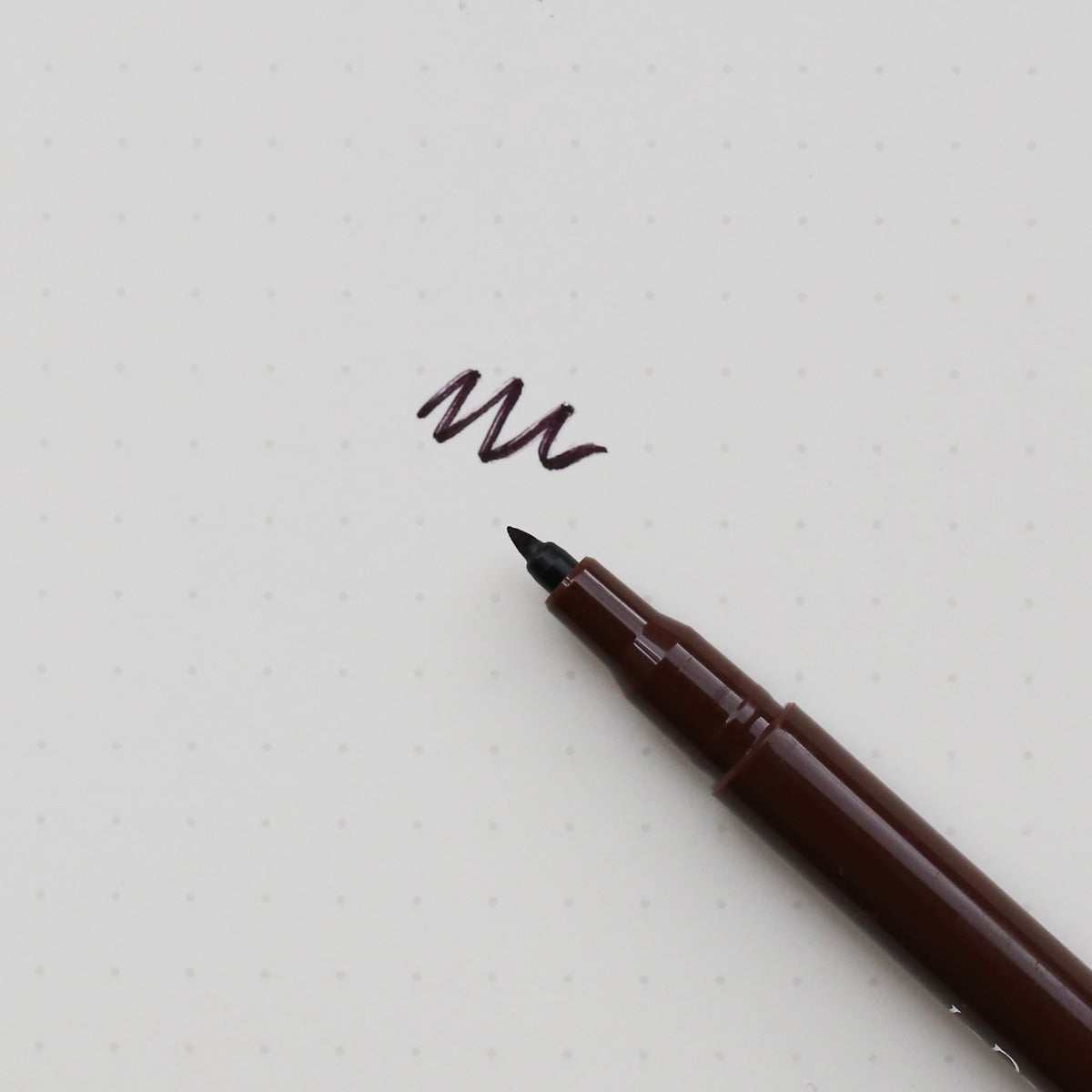 LE PEN FLEX FINELINER // BRUN