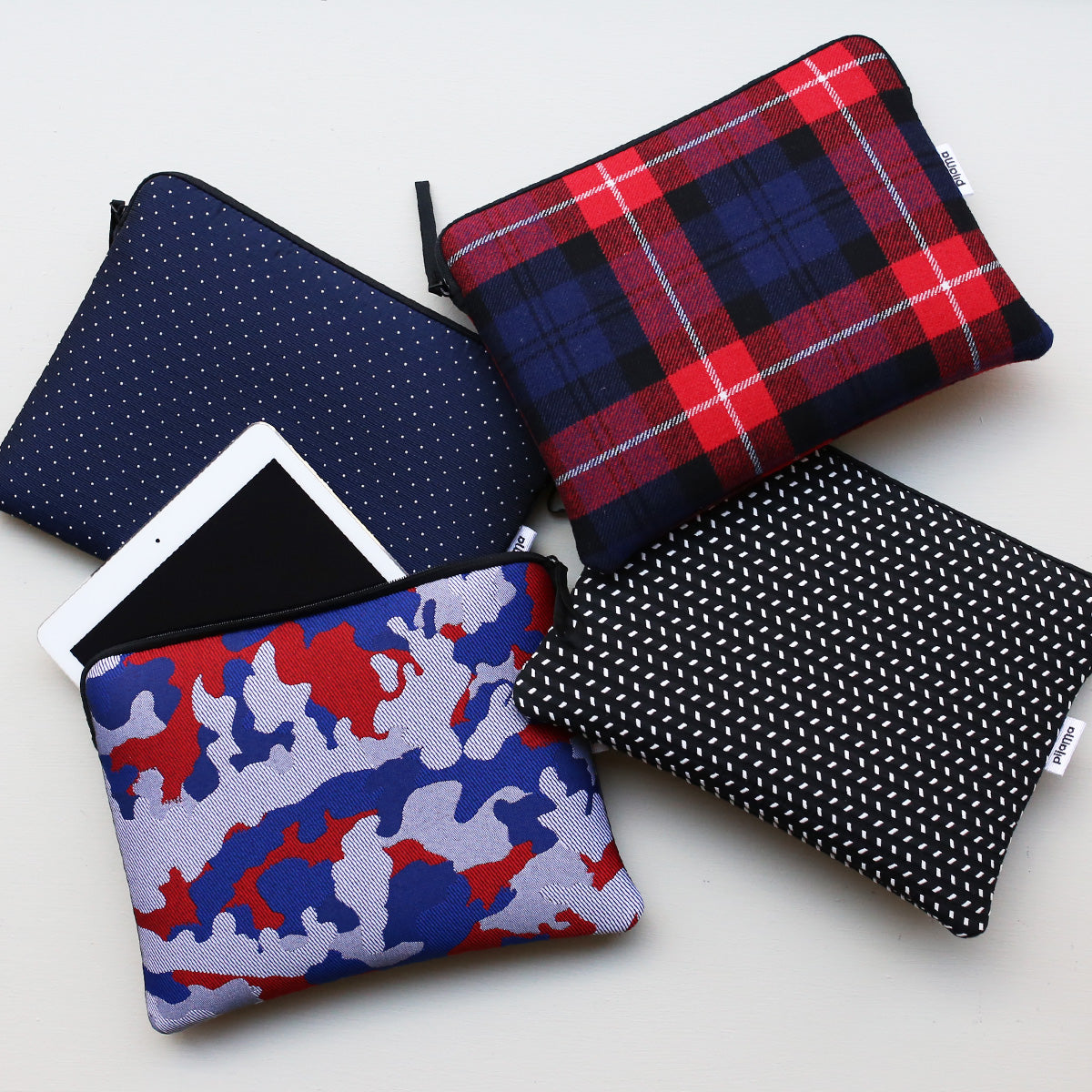 ZIP CASE FOR TABLET 11'' // MICRO DOTTY