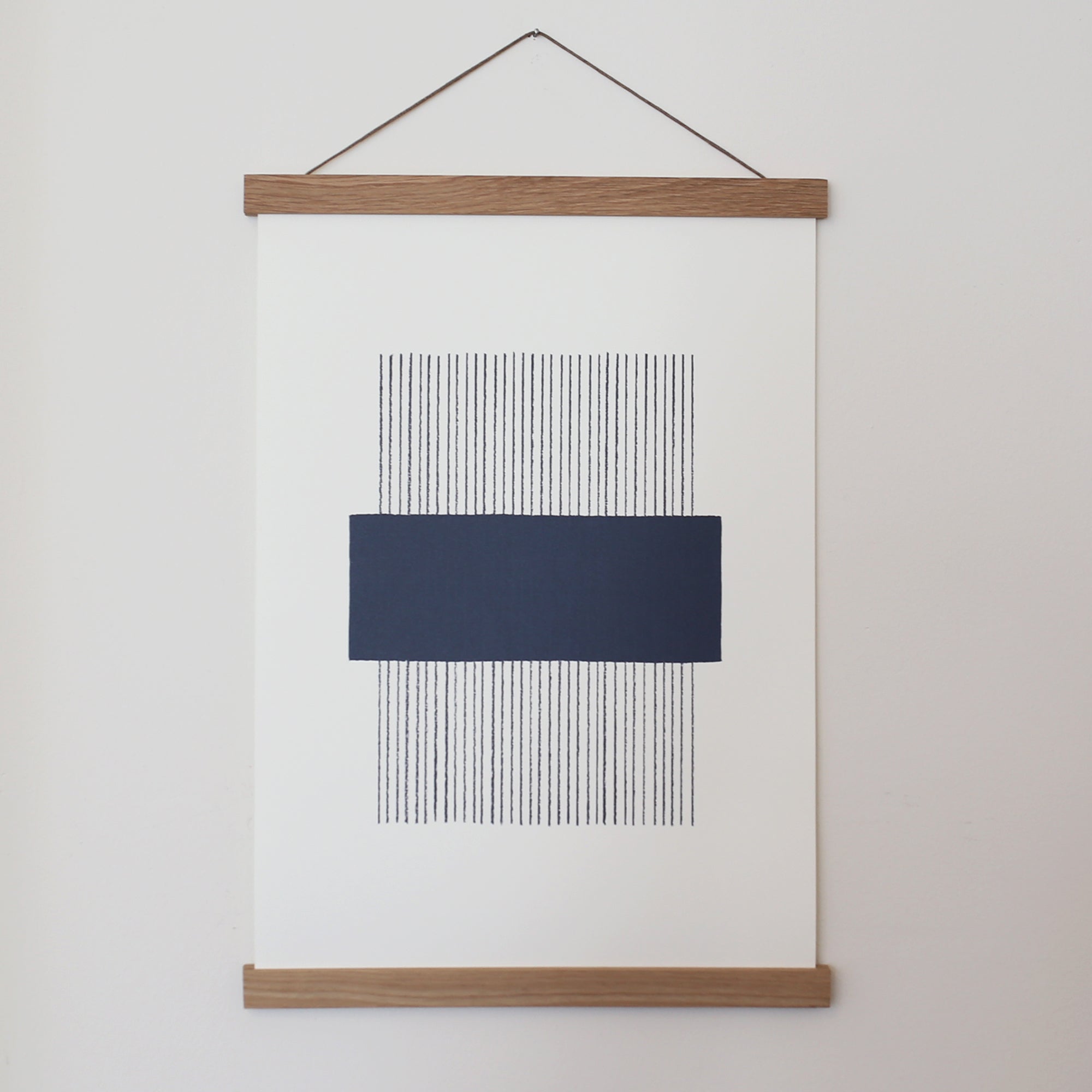 A3 PLAKAT LINES // MARINEBLÅ + EGETRÆSRAMME