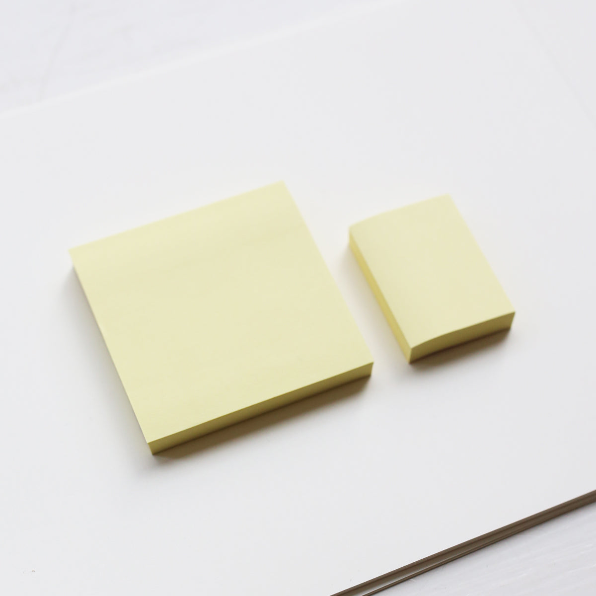 STICKY NOTES SMALL // LIGHT YELLOW